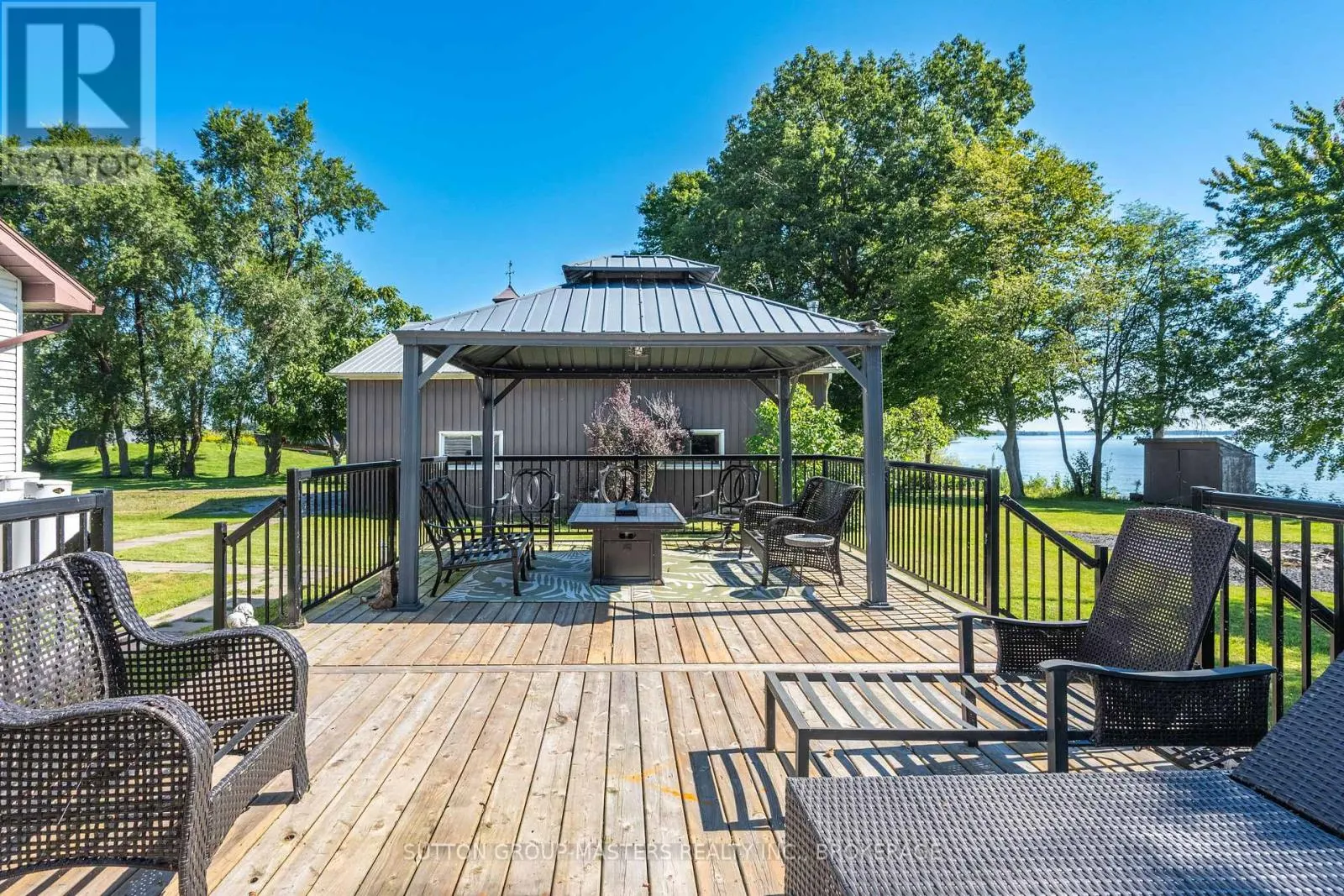 175 PLEASURE PT. LANE