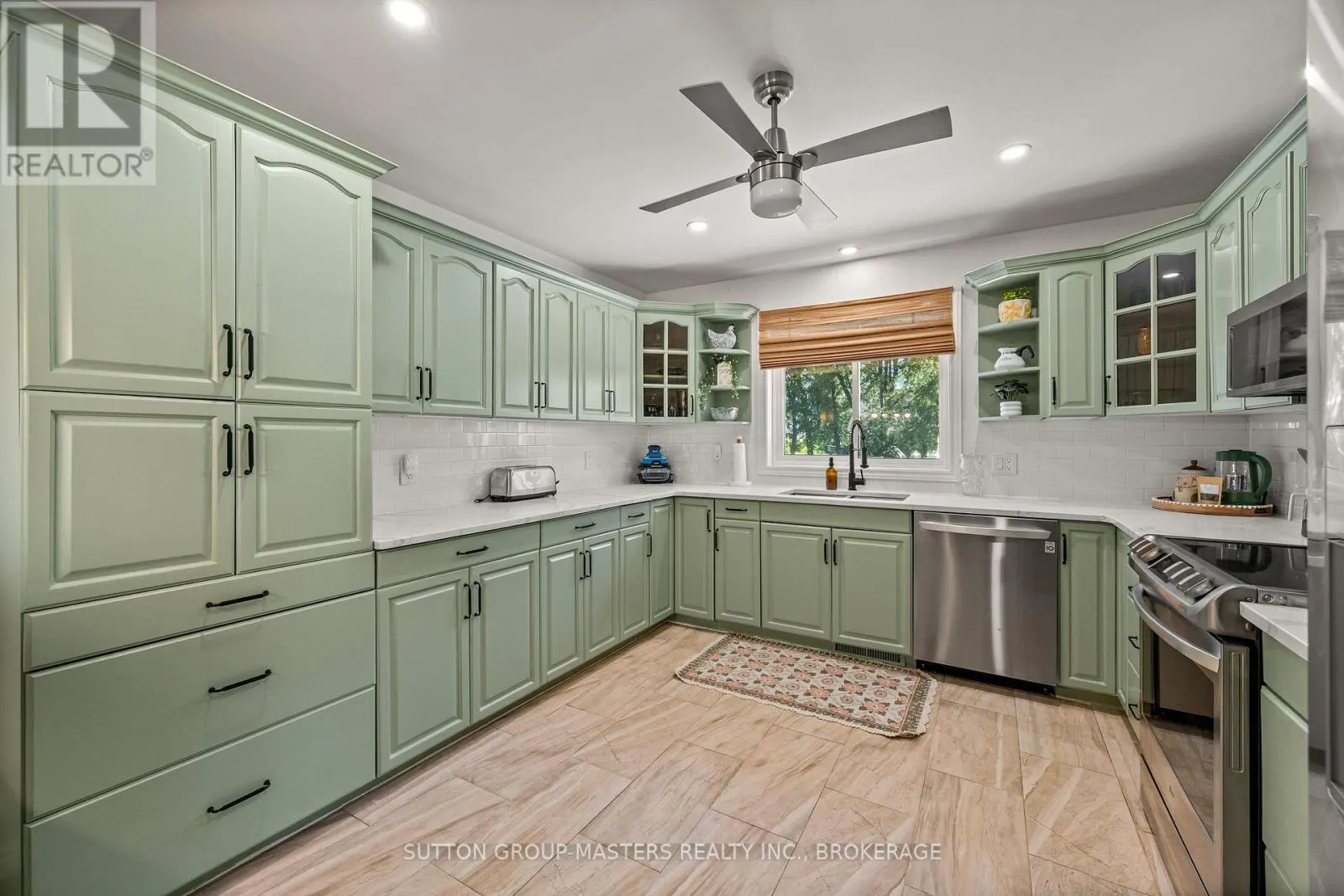 175 PLEASURE PT. LANE