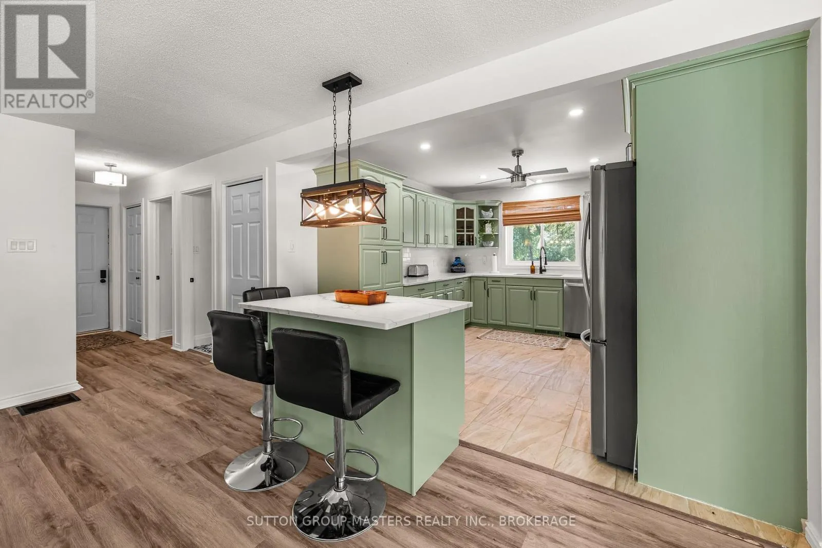175 PLEASURE PT. LANE