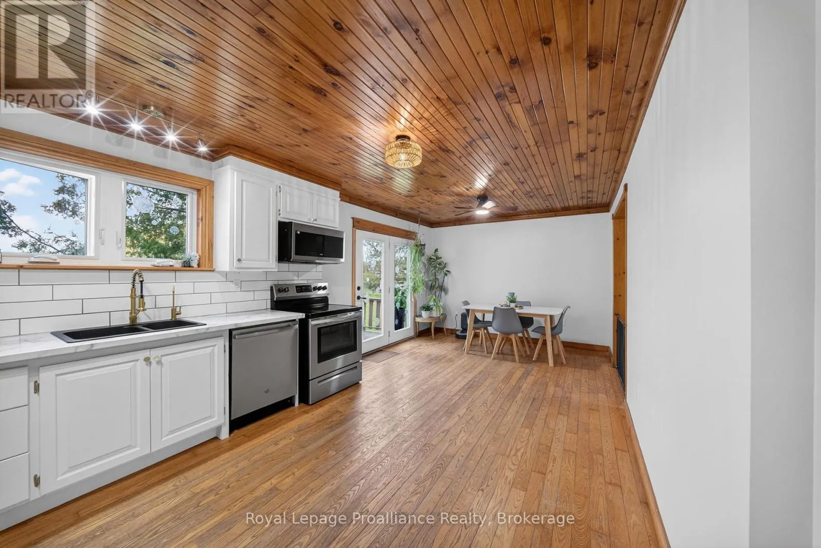 235 EAST HUNGERFORD ROAD