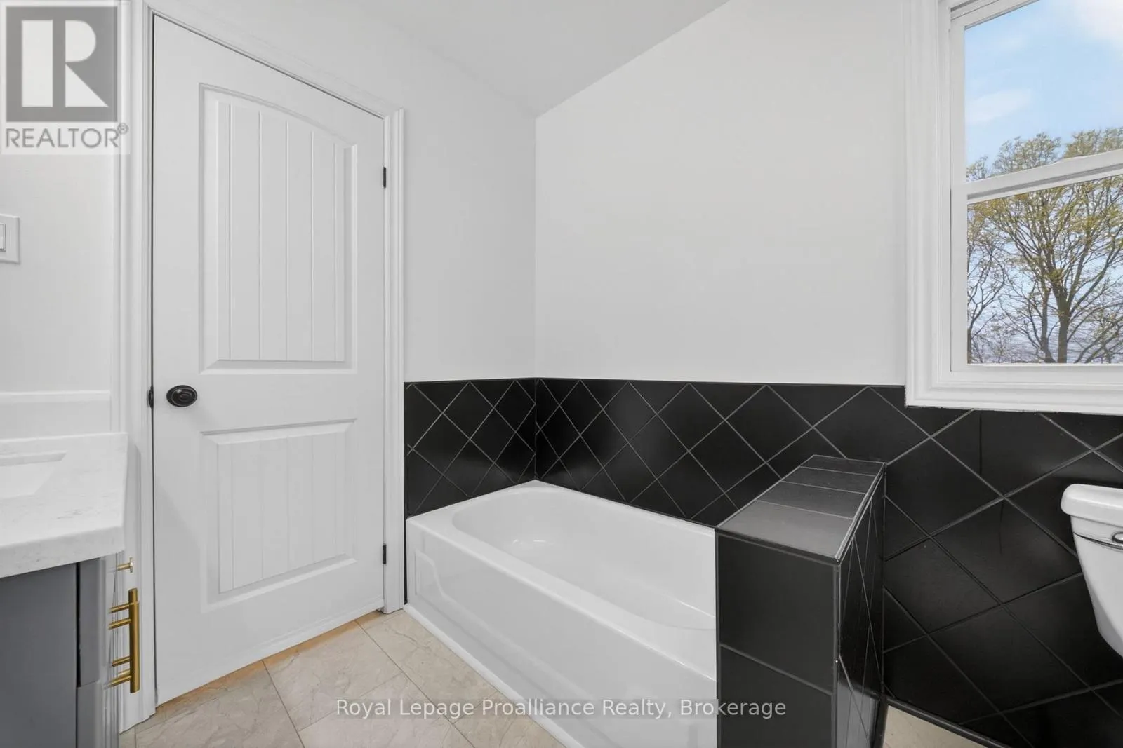 235 EAST HUNGERFORD ROAD