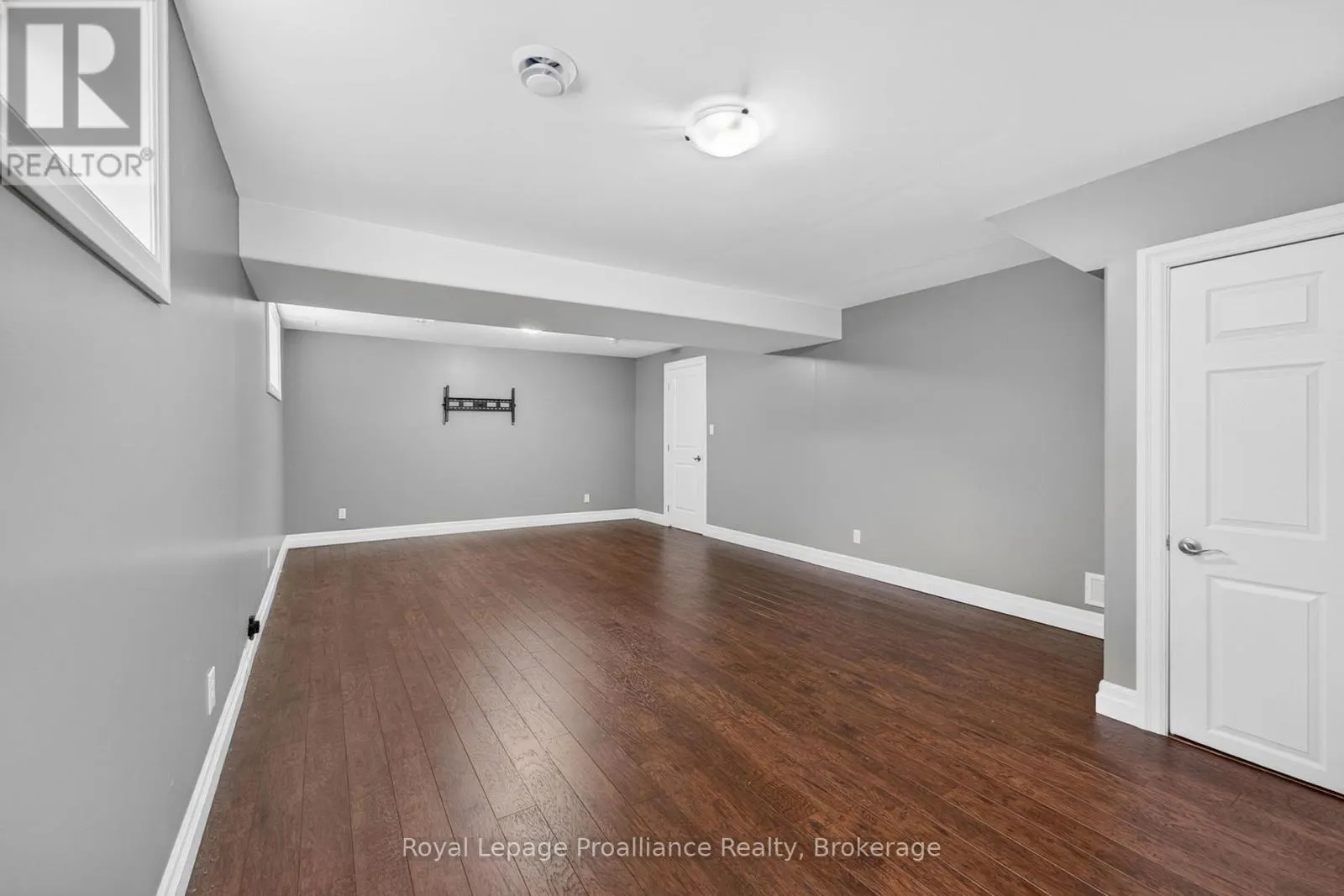 32 ASPEN DRIVE