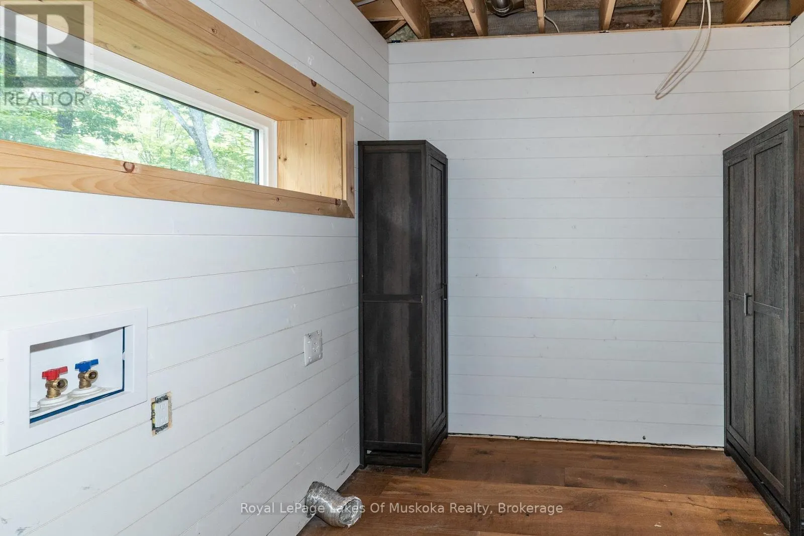 1029 WHITESIDE ROAD