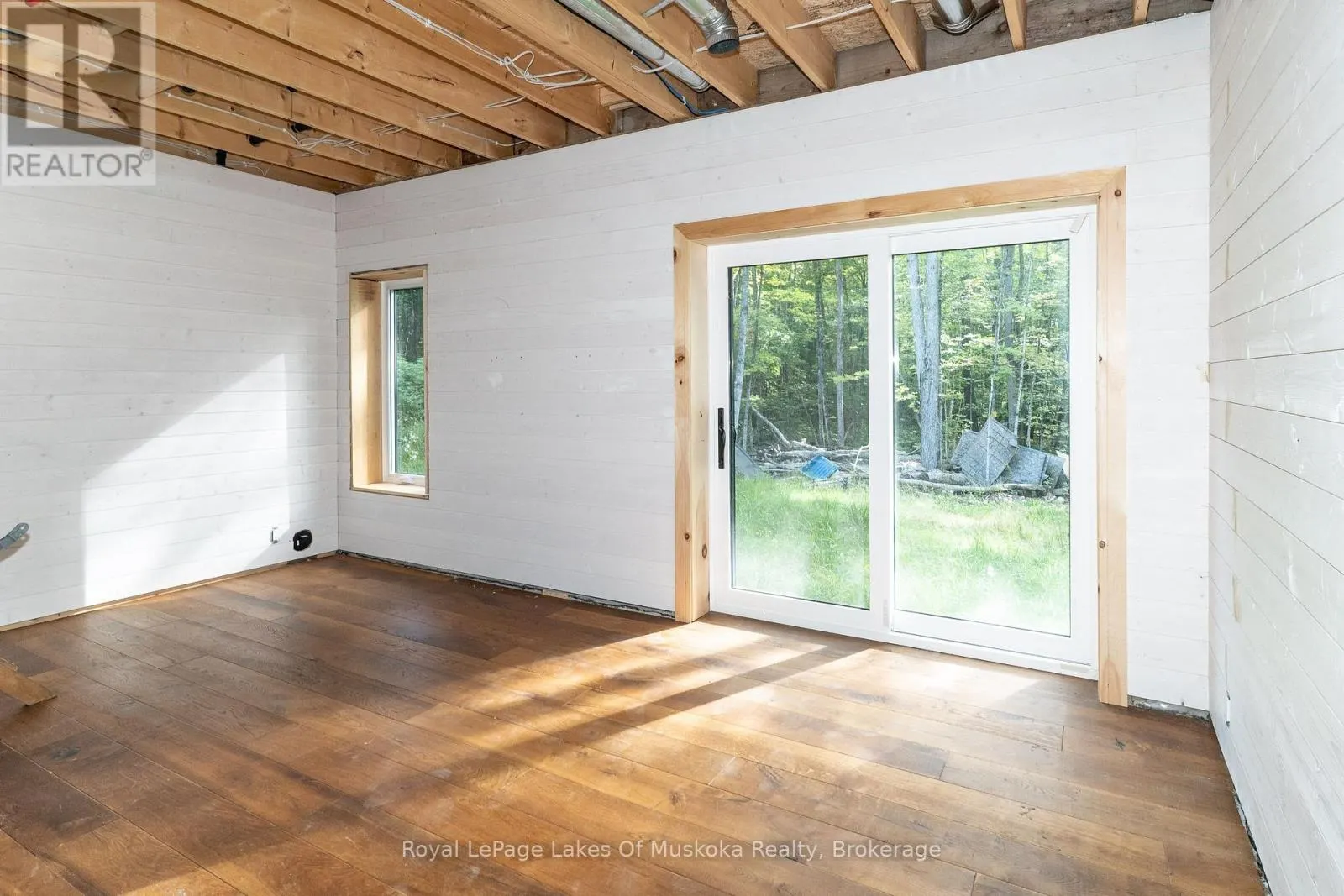 1029 WHITESIDE ROAD