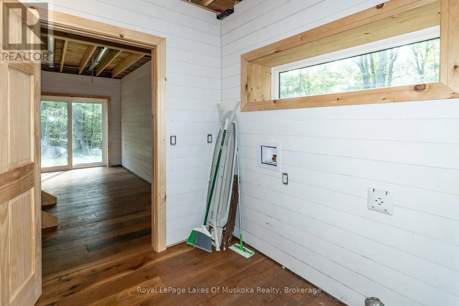 1029 WHITESIDE ROAD