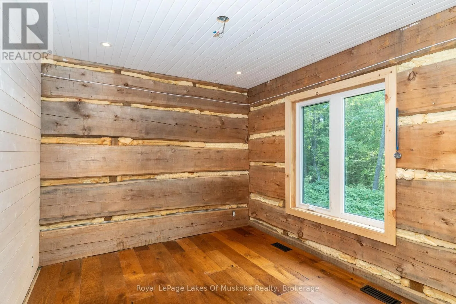 1029 WHITESIDE ROAD