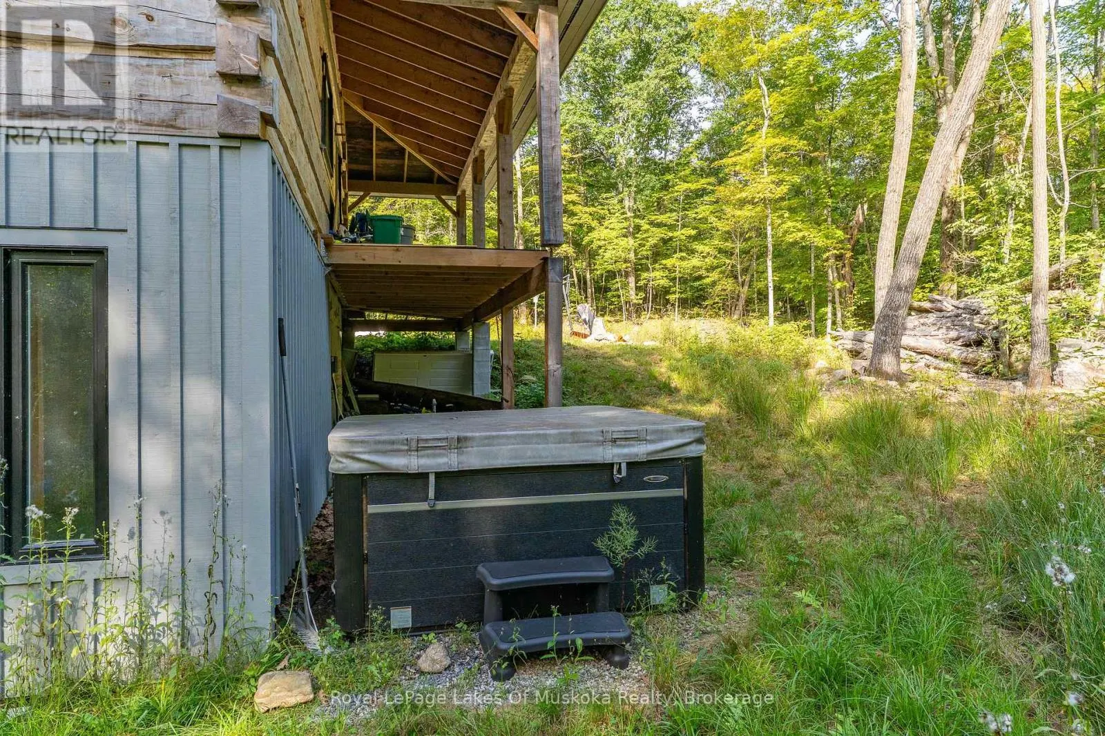 1029 WHITESIDE ROAD
