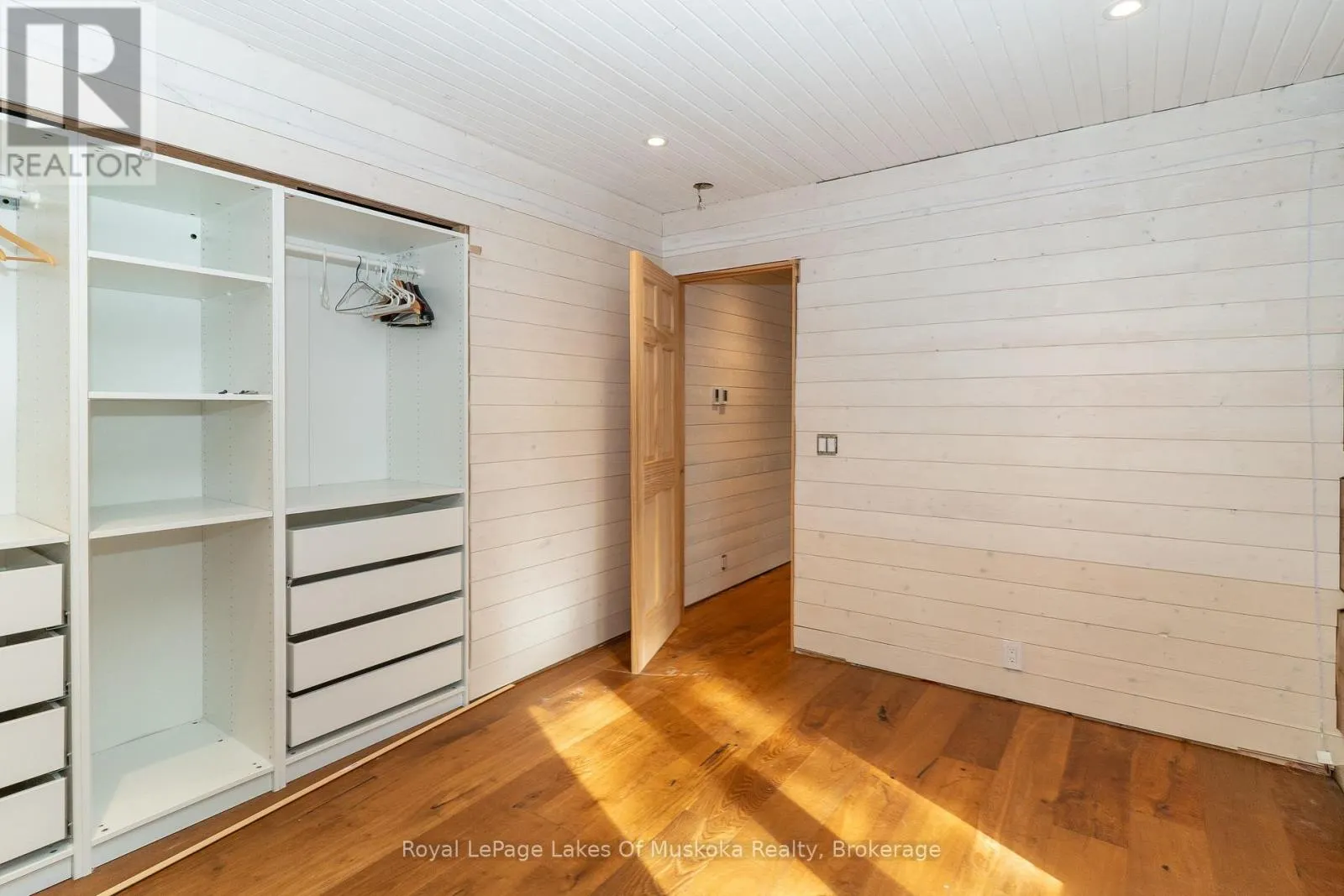 1029 WHITESIDE ROAD