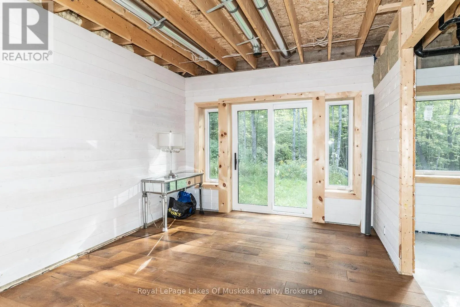 1029 WHITESIDE ROAD