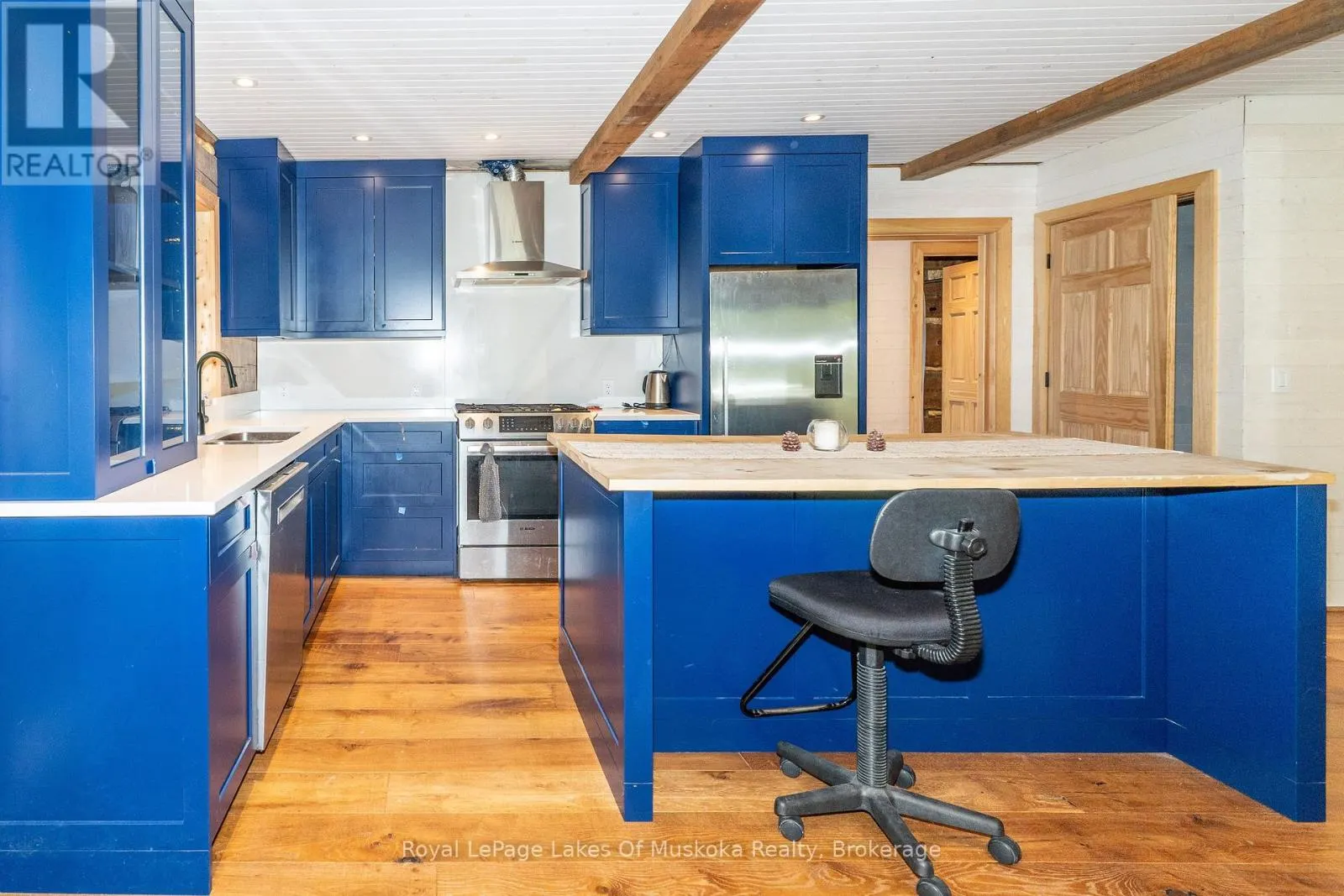 1029 WHITESIDE ROAD