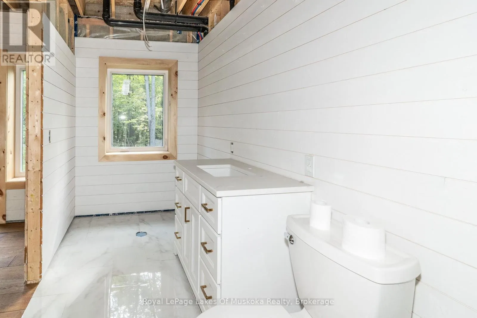 1029 WHITESIDE ROAD