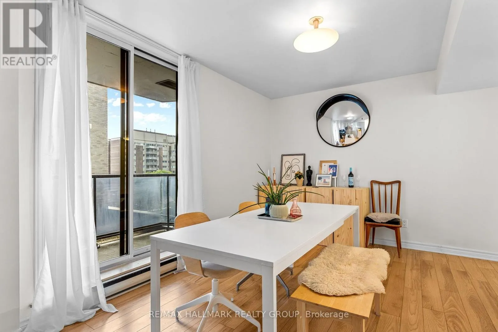 701 - 18 NEPEAN STREET