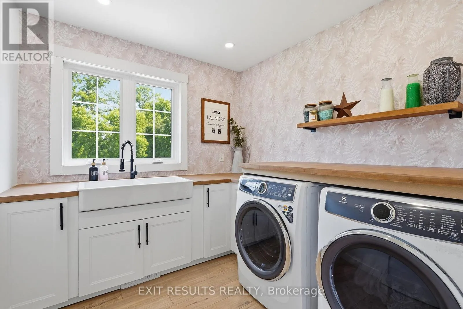 2083 GROVES ROAD