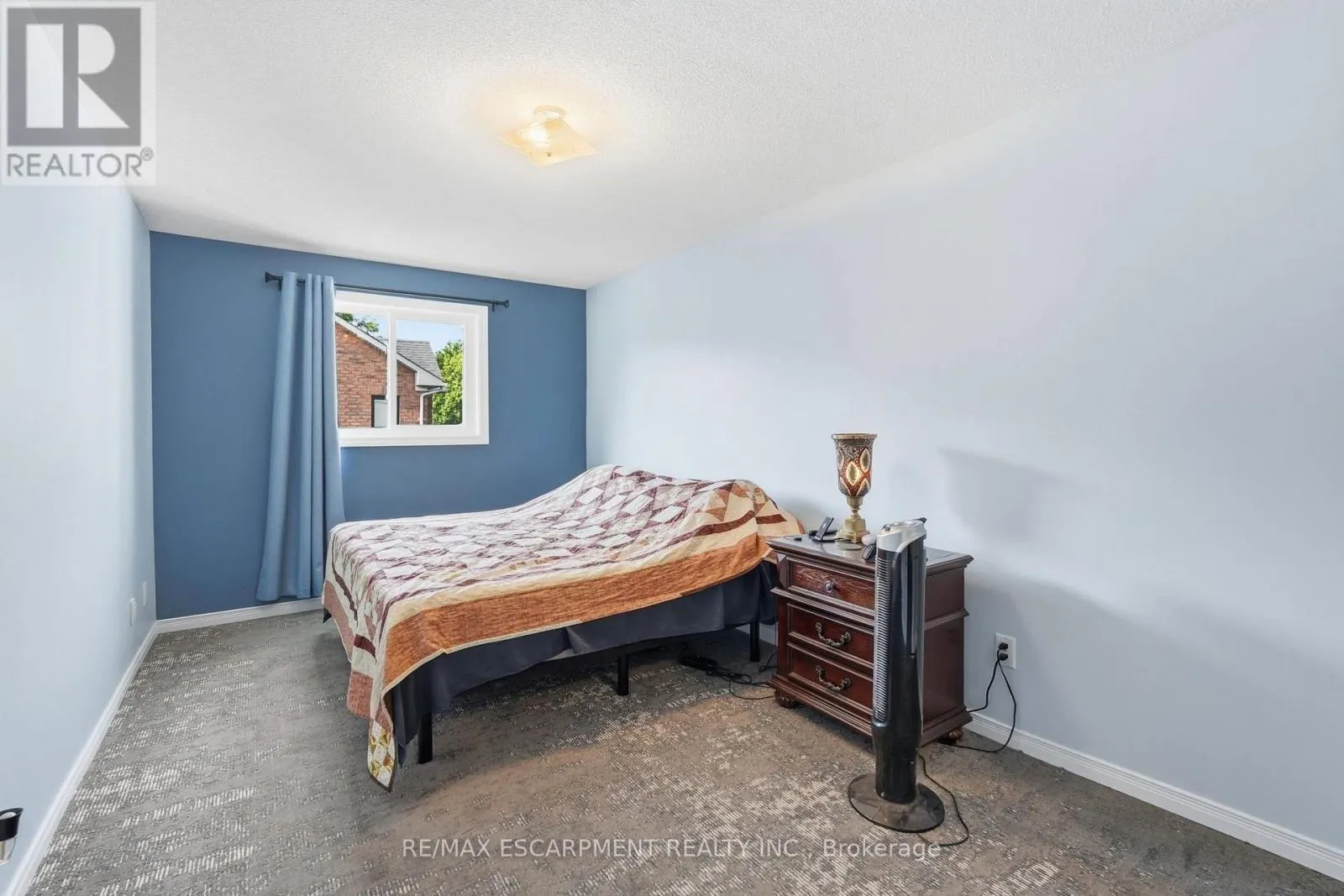 2 - 222 FELLOWES CRESCENT