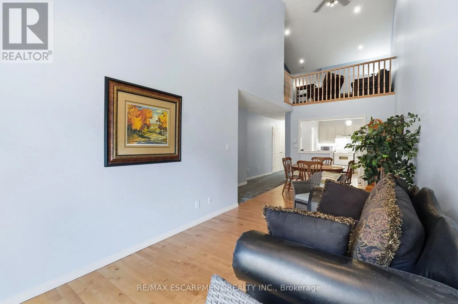 2 - 222 FELLOWES CRESCENT