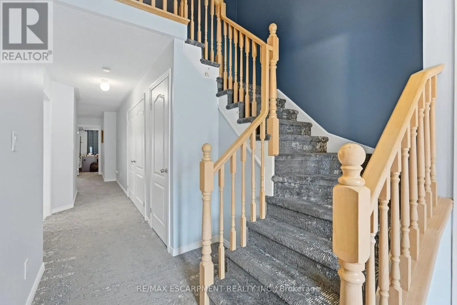 2 - 222 FELLOWES CRESCENT