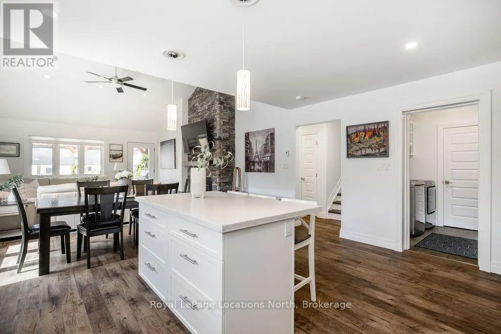 43 NAPIER STREET W