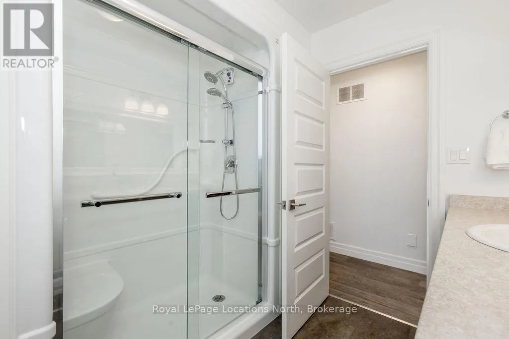 43 NAPIER STREET W