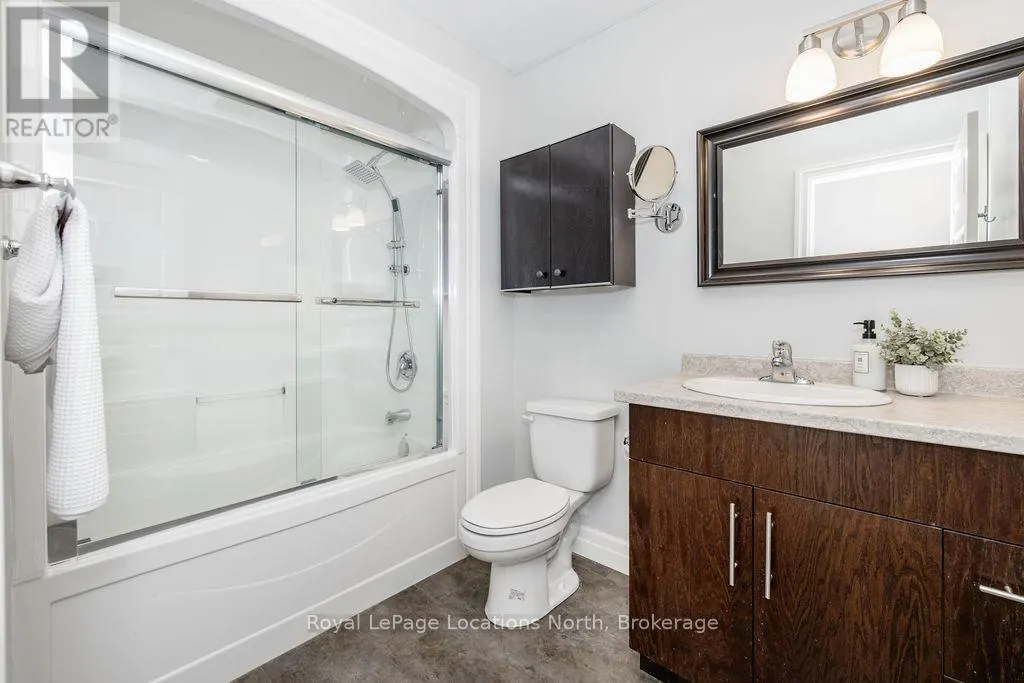 43 NAPIER STREET W