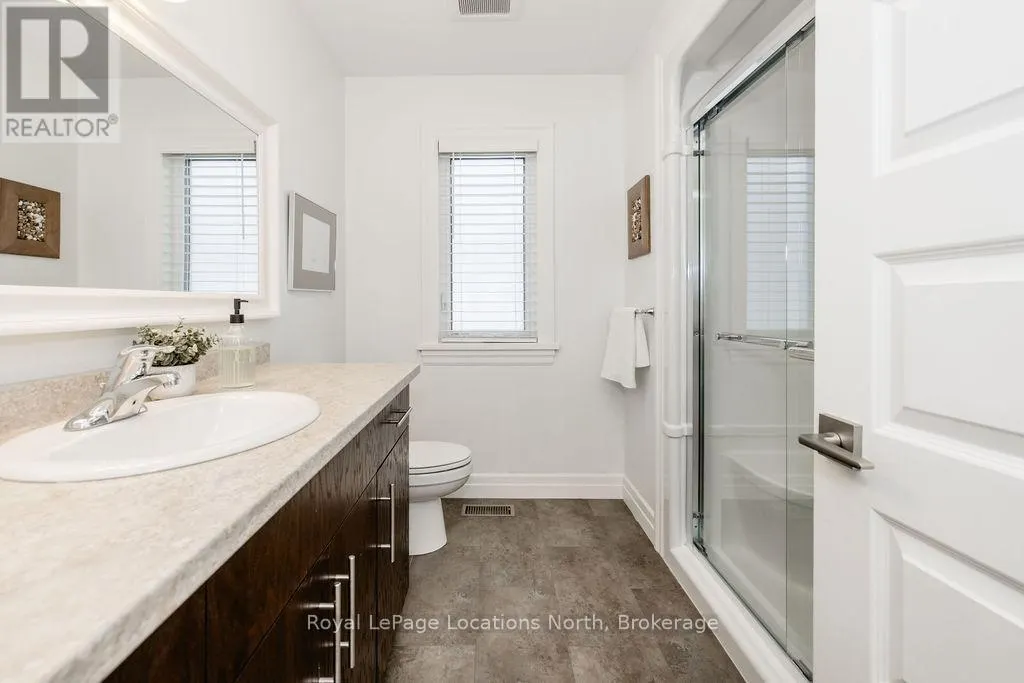 43 NAPIER STREET W