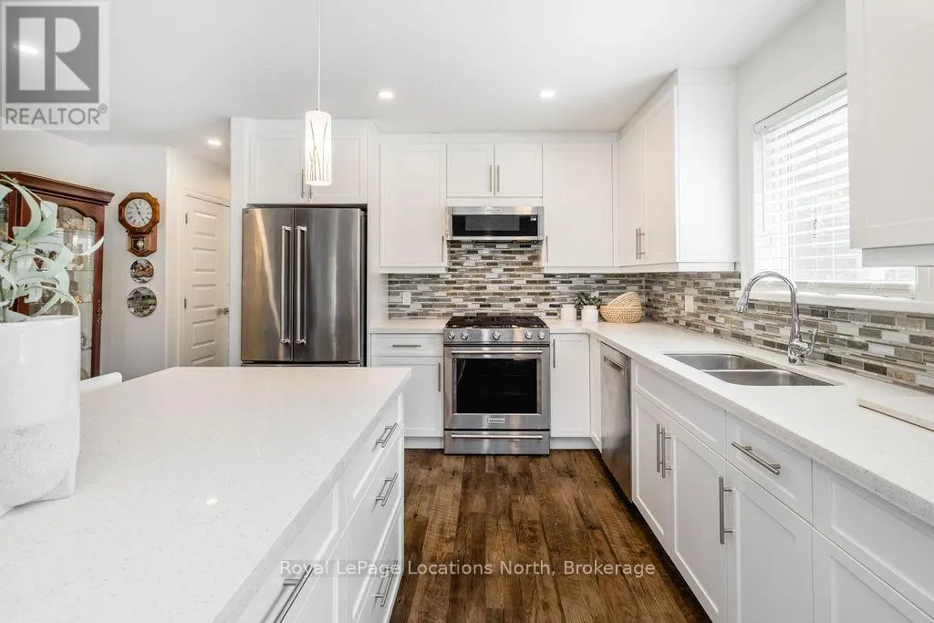 43 NAPIER STREET W