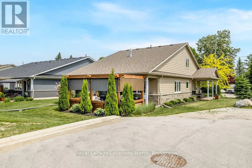 43 NAPIER STREET W