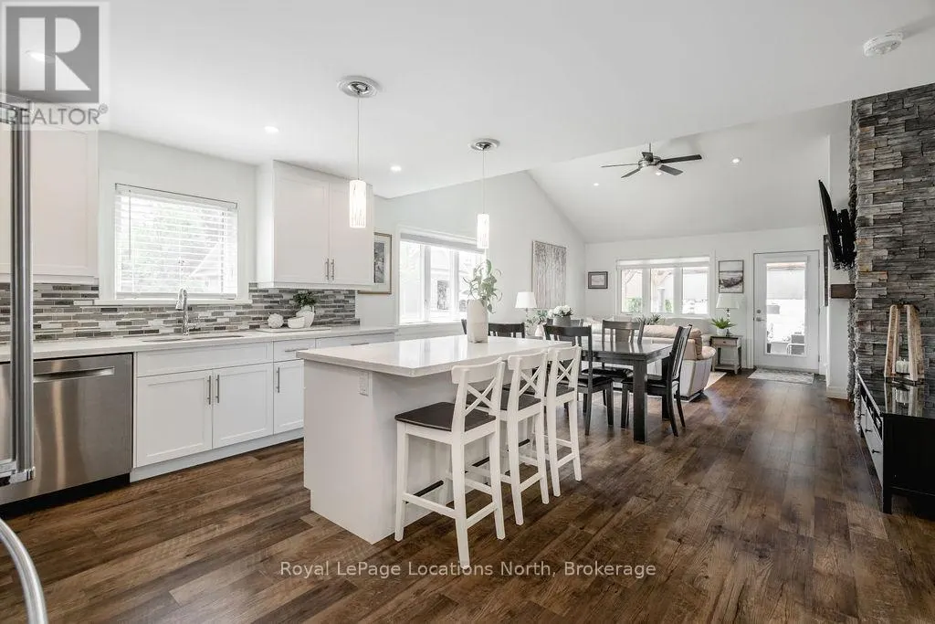 43 NAPIER STREET W