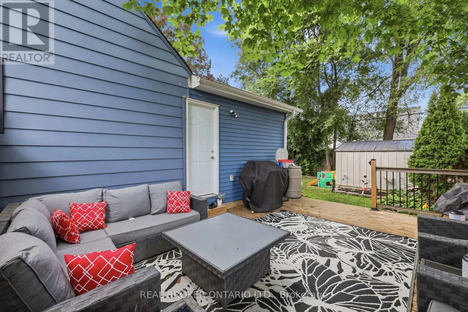 21 RIDGEWOOD AVENUE