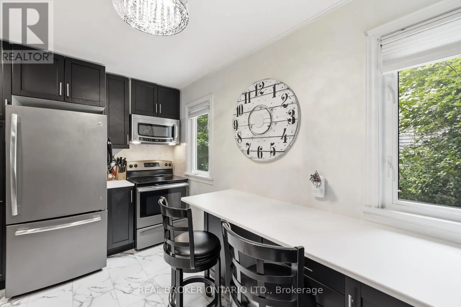 21 RIDGEWOOD AVENUE