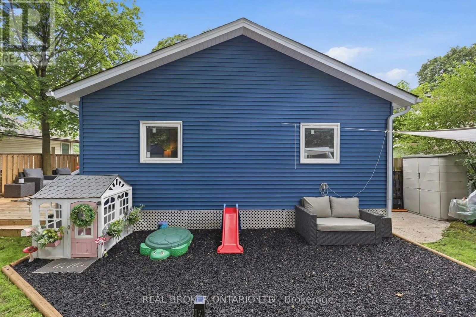 21 RIDGEWOOD AVENUE