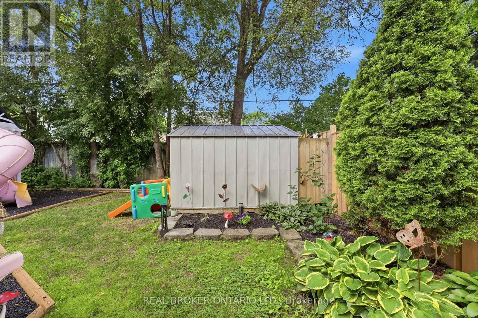 21 RIDGEWOOD AVENUE