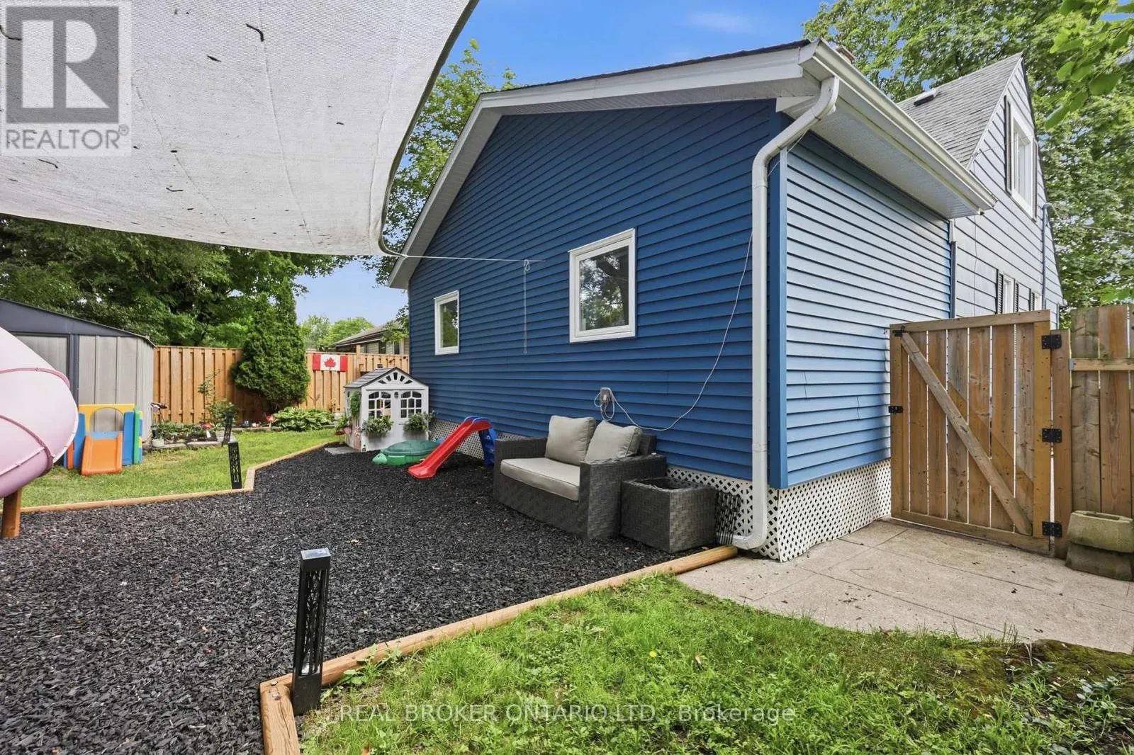 21 RIDGEWOOD AVENUE