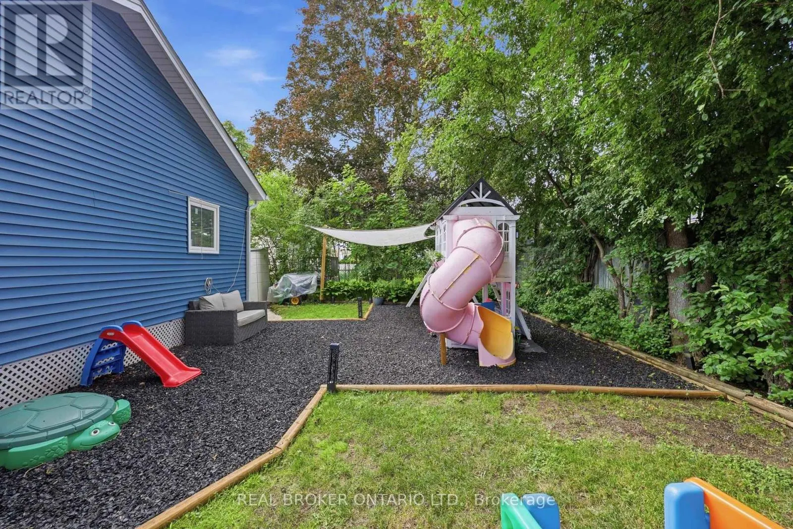 21 RIDGEWOOD AVENUE