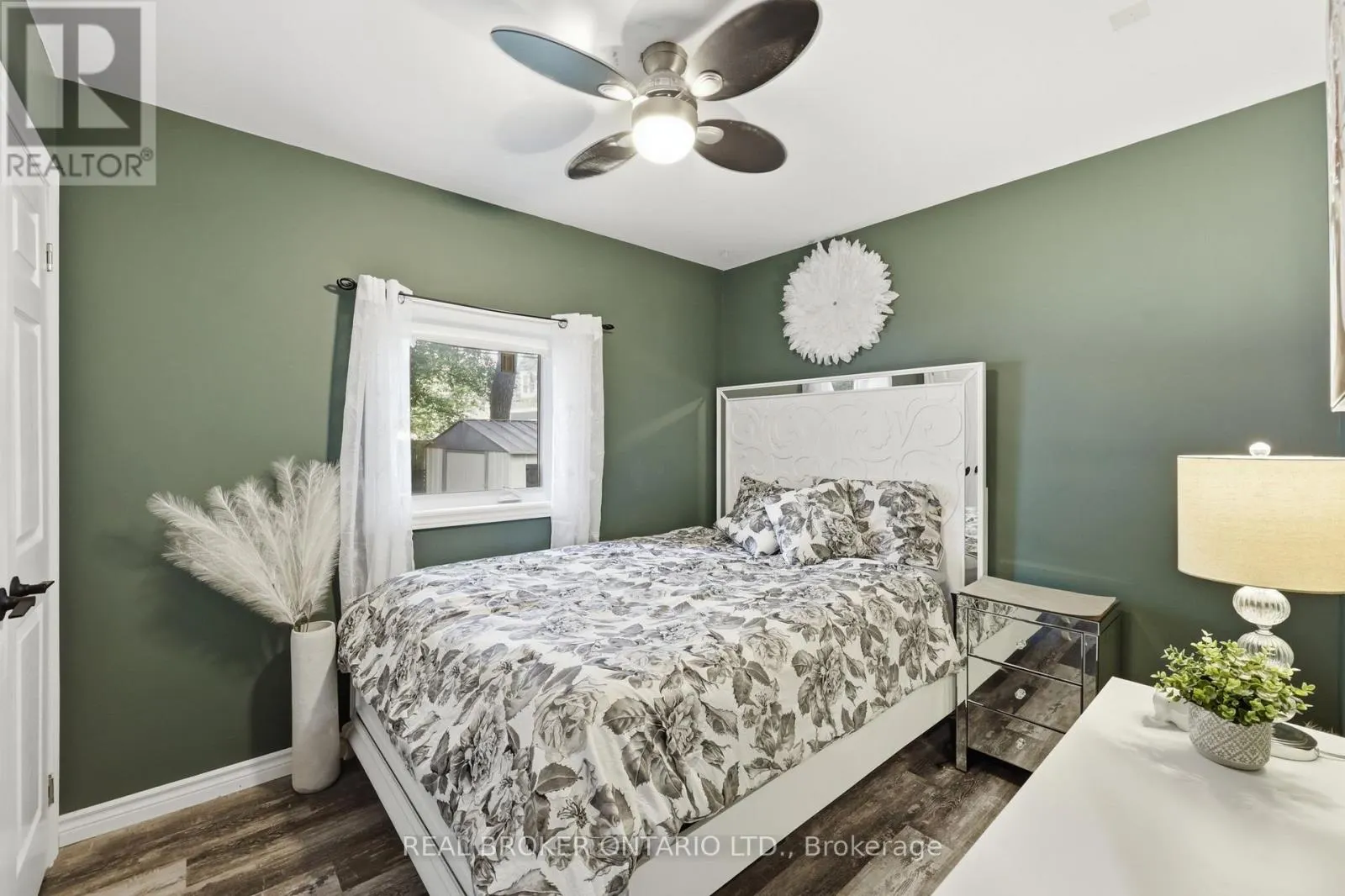 21 RIDGEWOOD AVENUE
