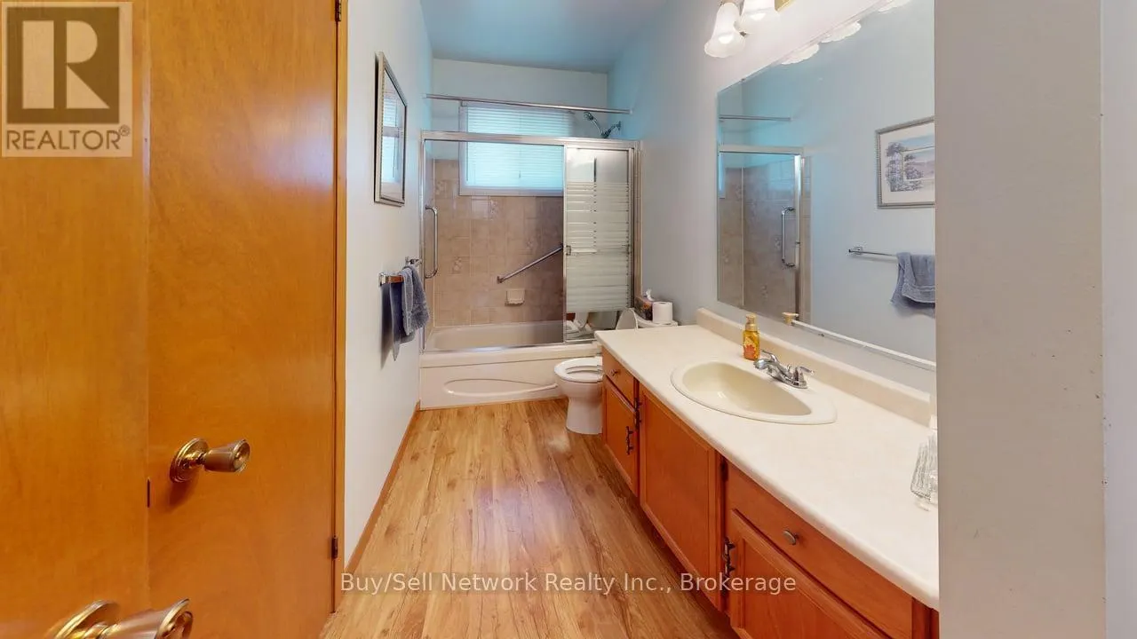 2565 MARSDALE DRIVE