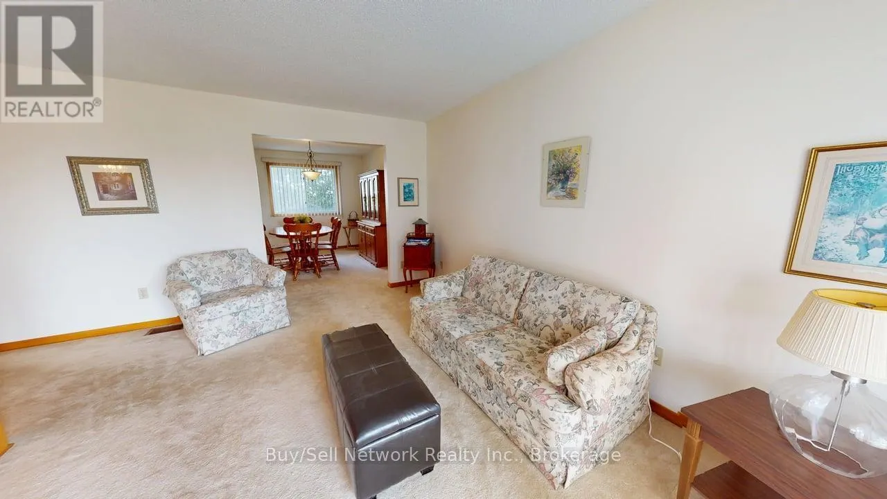 2565 MARSDALE DRIVE