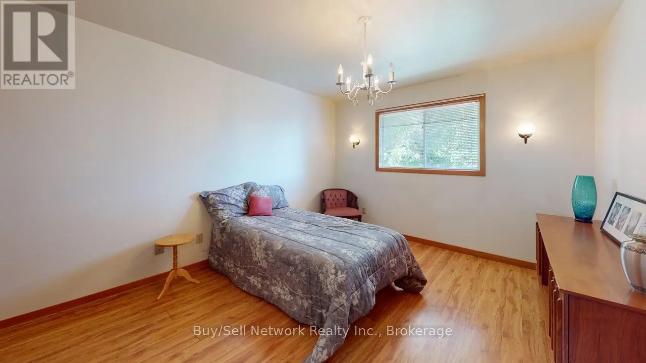 2565 MARSDALE DRIVE