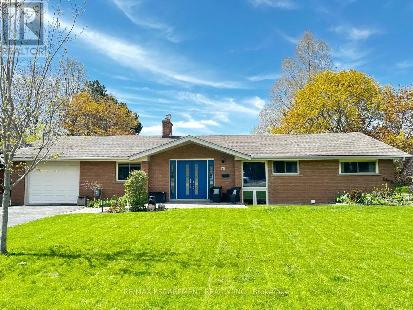 81 THOMSON DRIVE