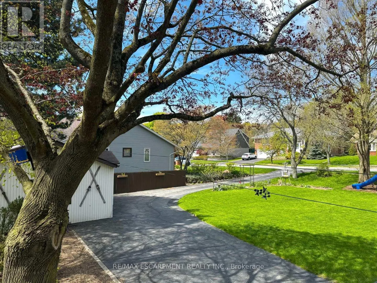 81 THOMSON DRIVE