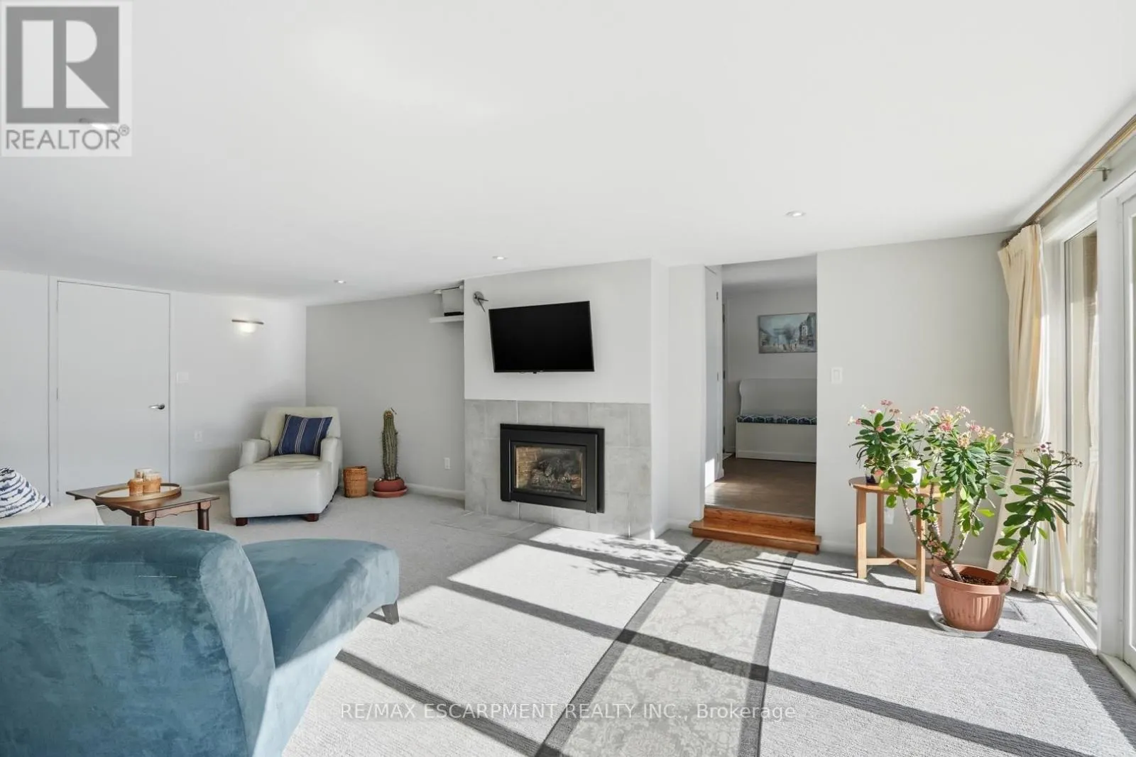 81 THOMSON DRIVE
