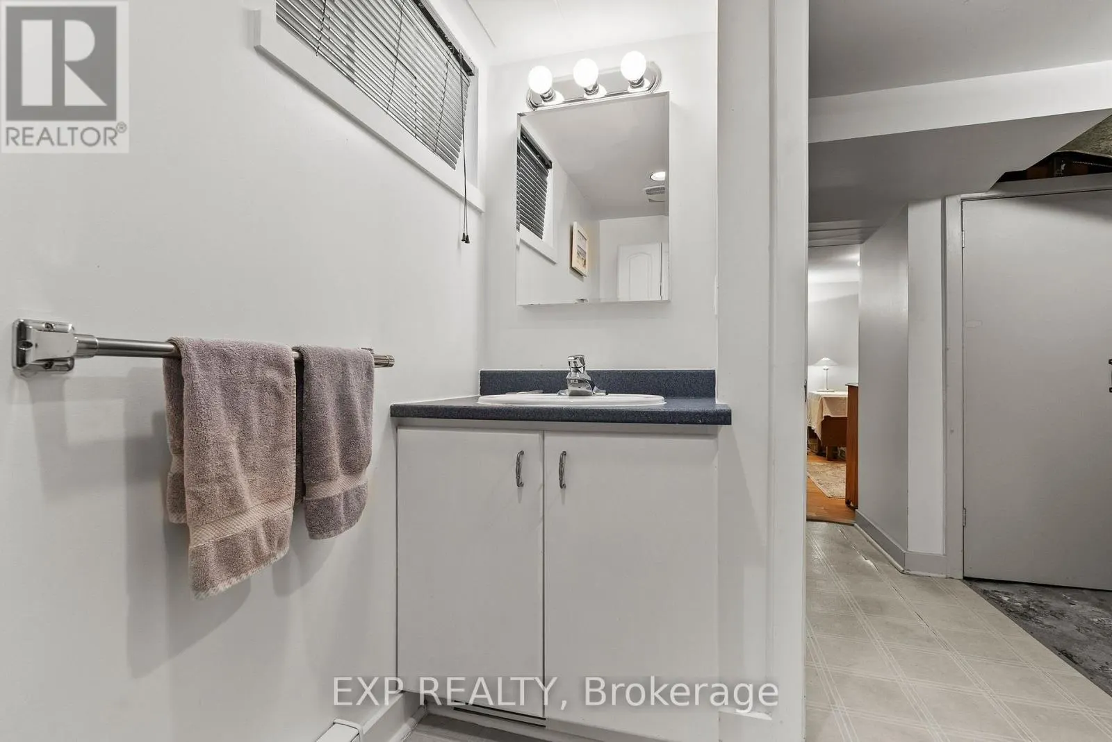 579 BROADVIEW AVENUE
