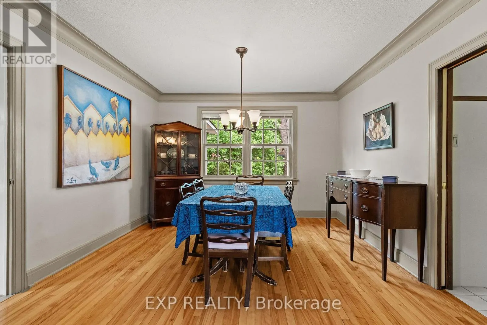 579 BROADVIEW AVENUE