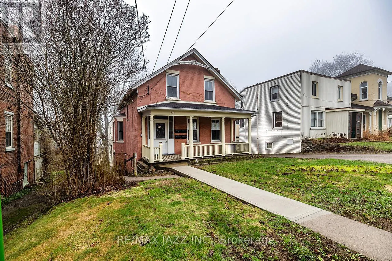221 WALTON STREET
