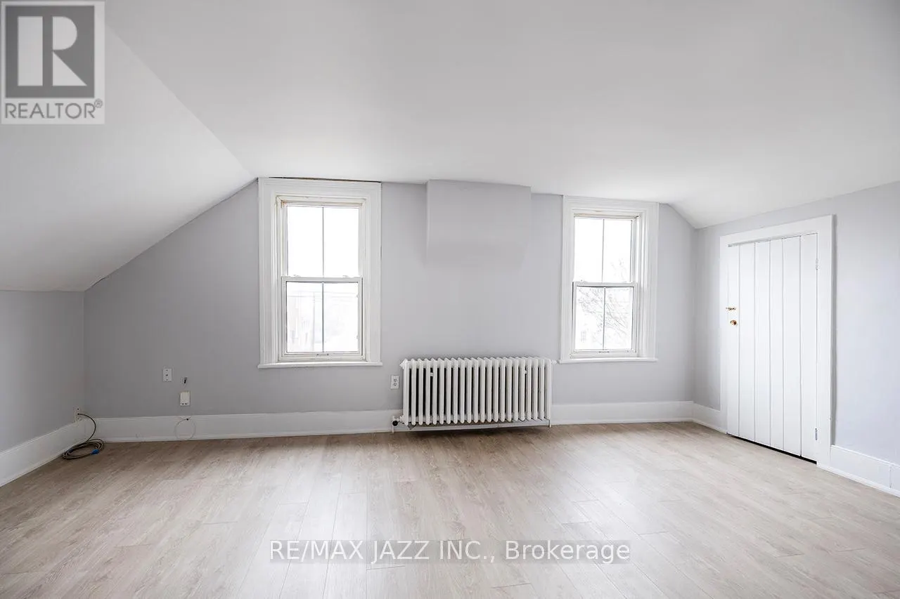 221 WALTON STREET