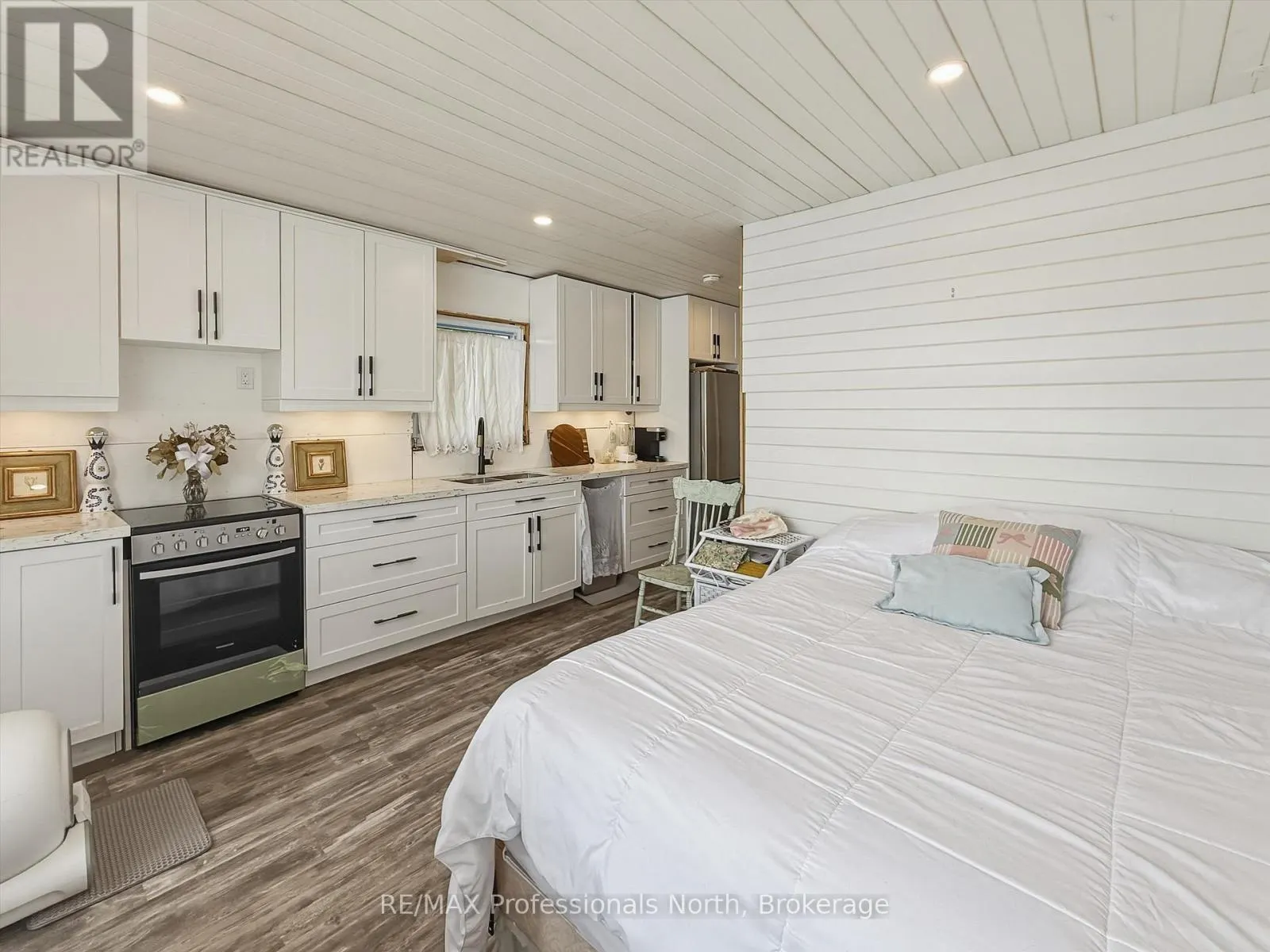 1025 SECTION HOUSE ROAD