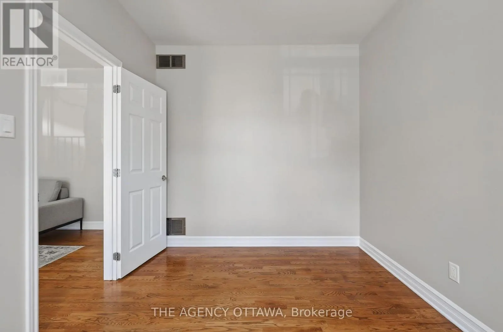 203 - 711 CHURCHILL AVENUE N