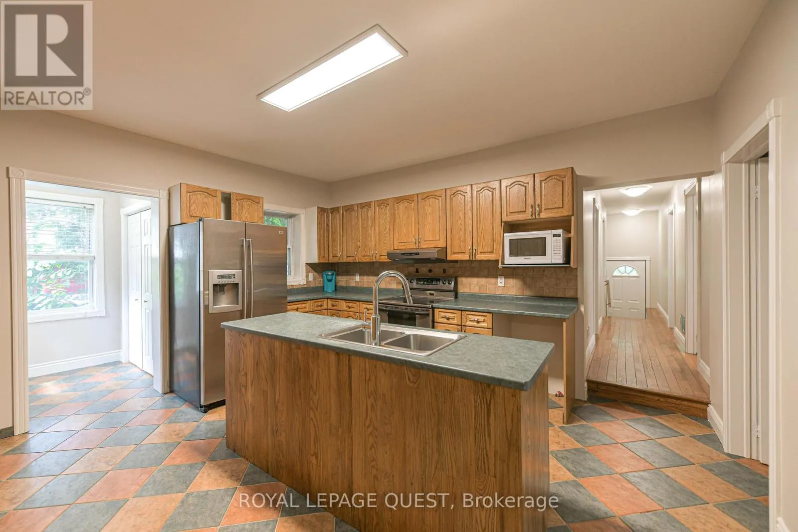 1046 SOUTHWOOD ROAD