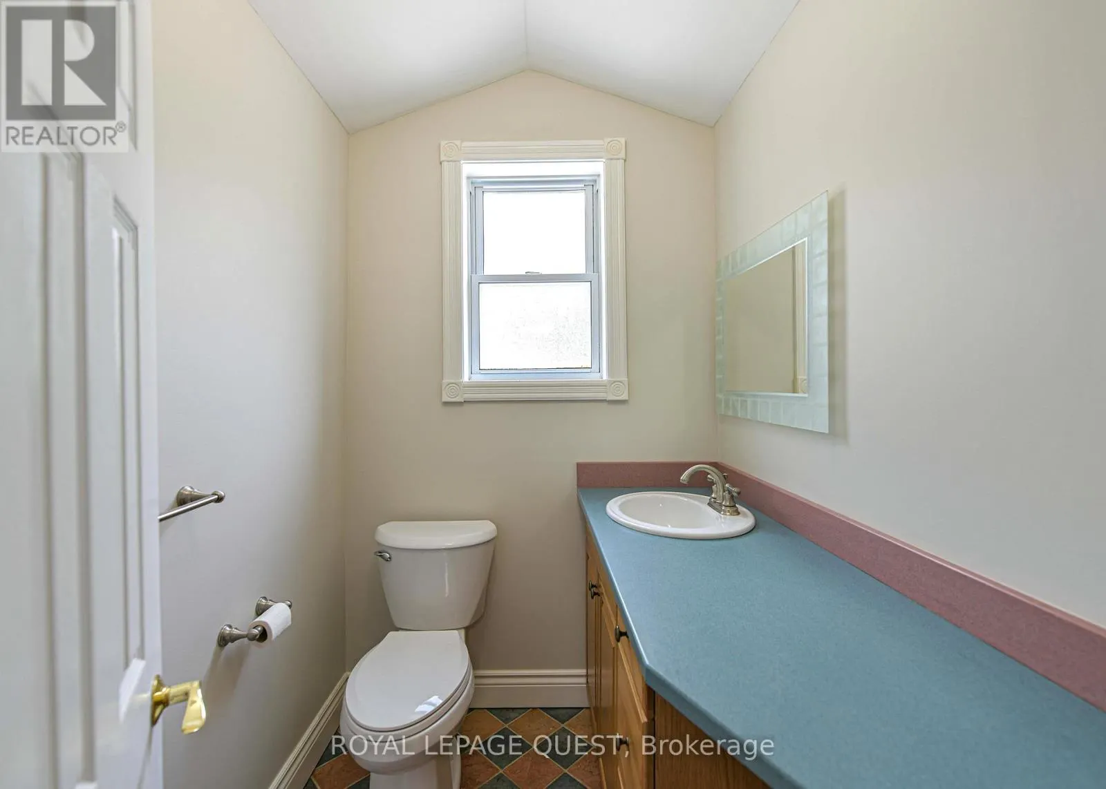 1046 SOUTHWOOD ROAD