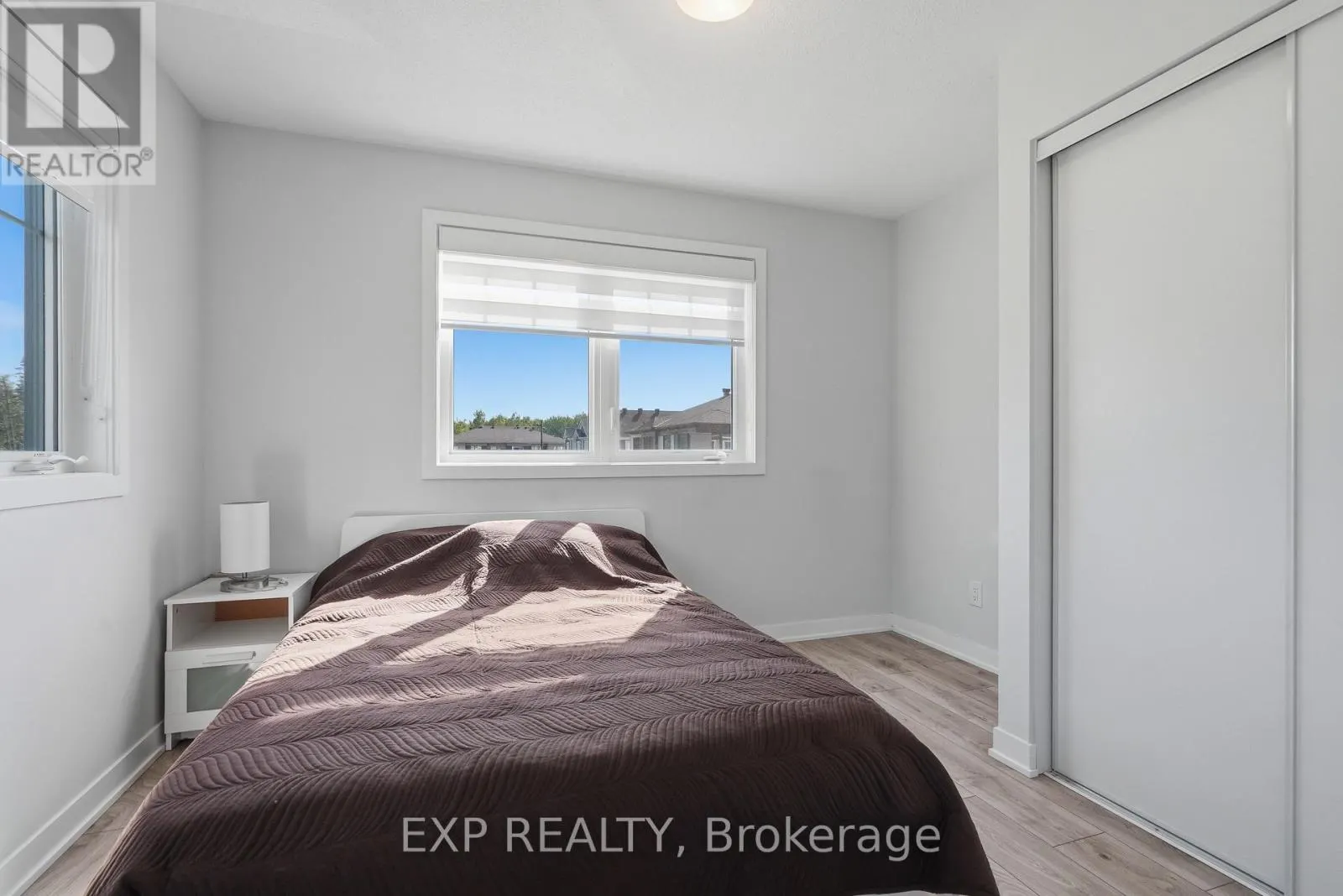 256 BILLRIAN CRESCENT