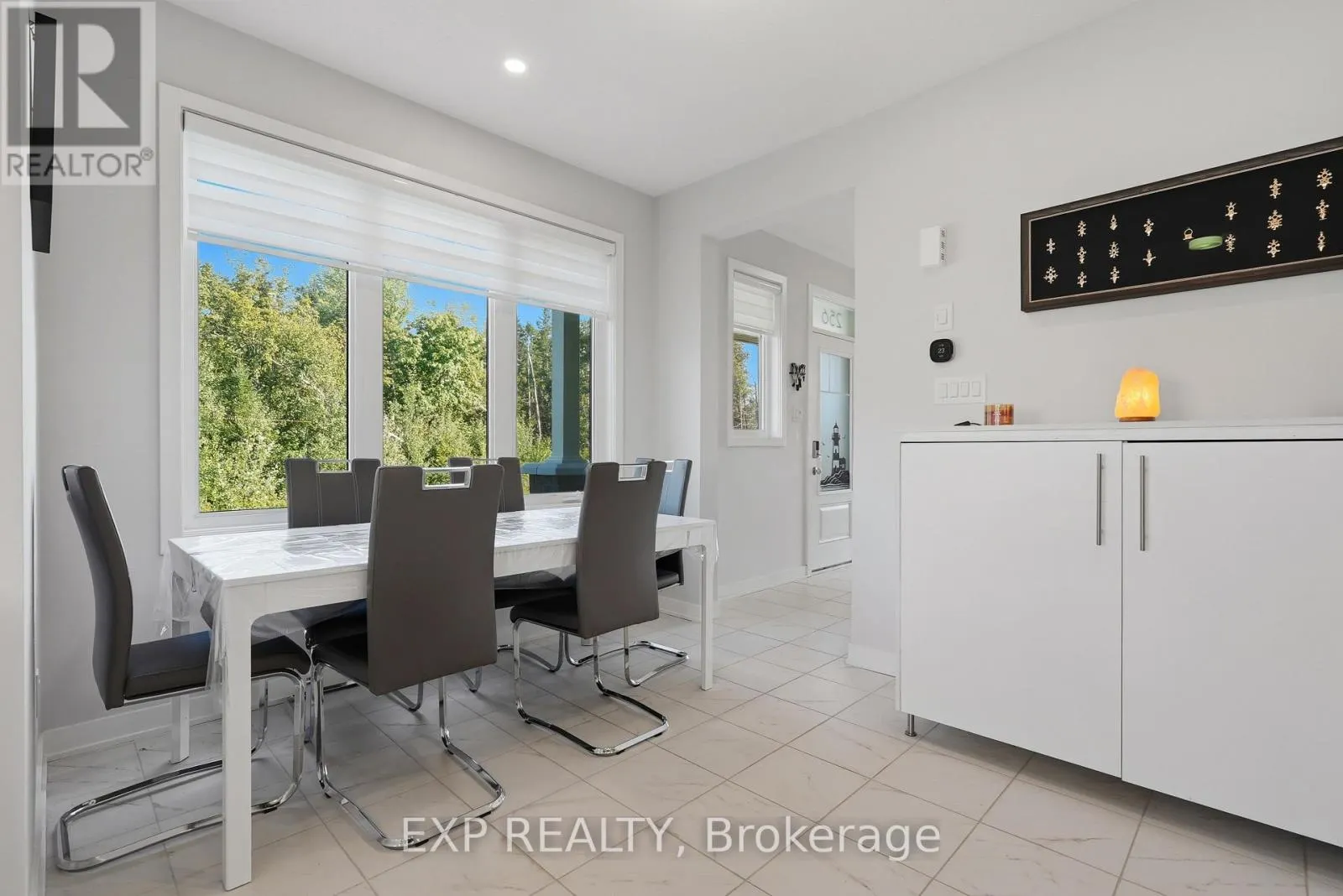 256 BILLRIAN CRESCENT